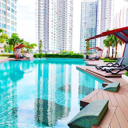 Netflix# Conezion Ioi Resort City By Salaam Suites Putrajaya Bagian luar foto