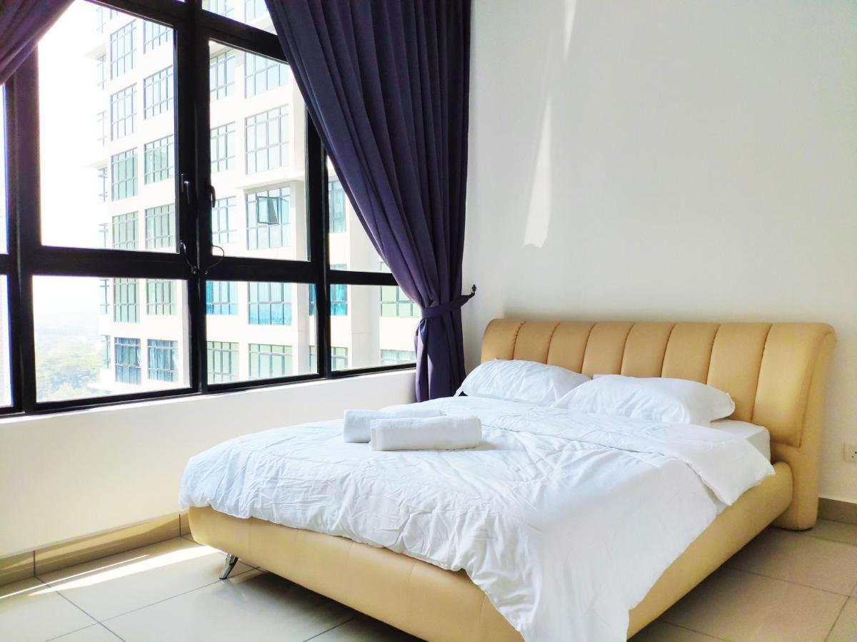 Netflix# Conezion Ioi Resort City By Salaam Suites Putrajaya Bagian luar foto