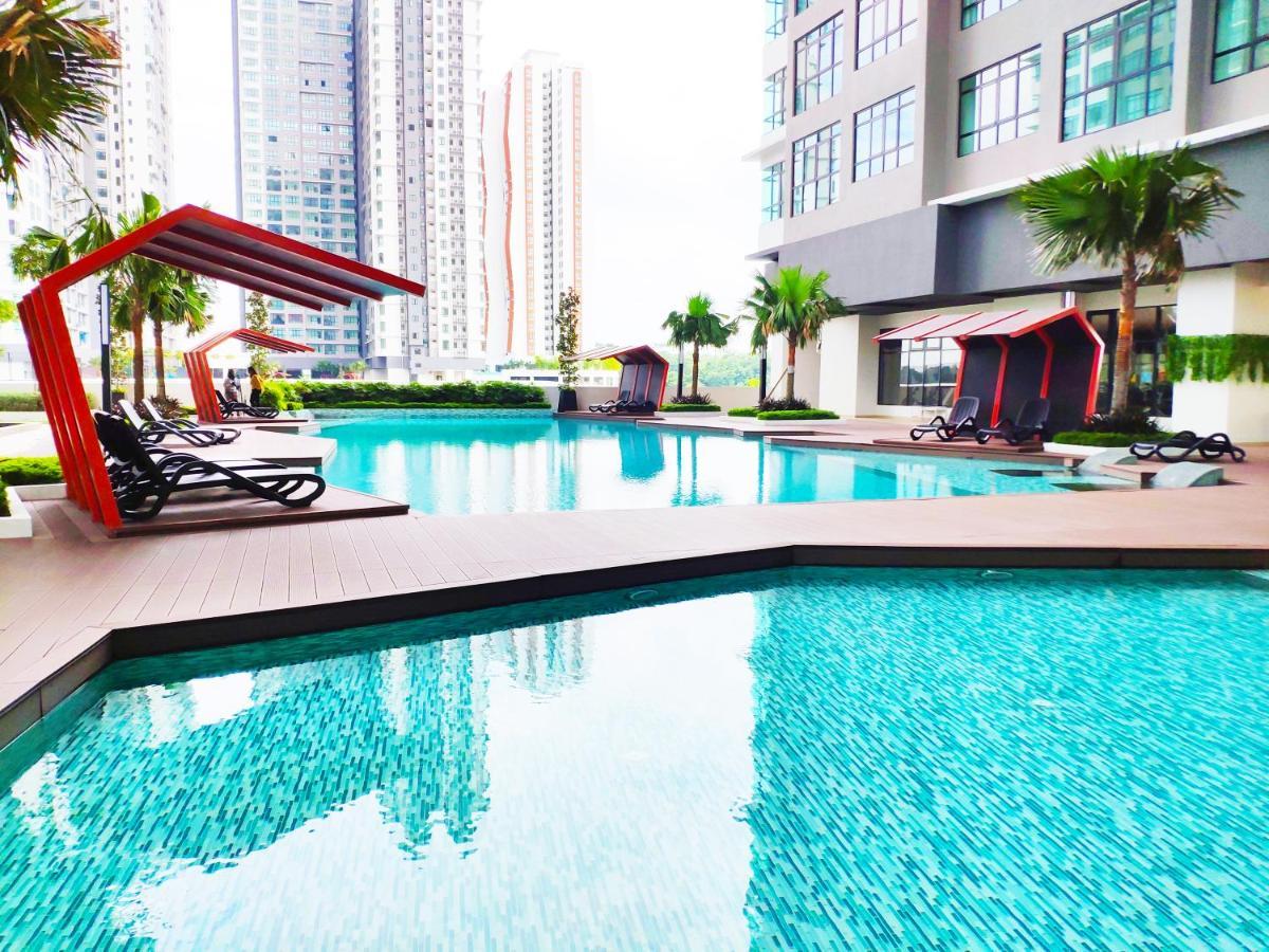 Netflix# Conezion Ioi Resort City By Salaam Suites Putrajaya Bagian luar foto