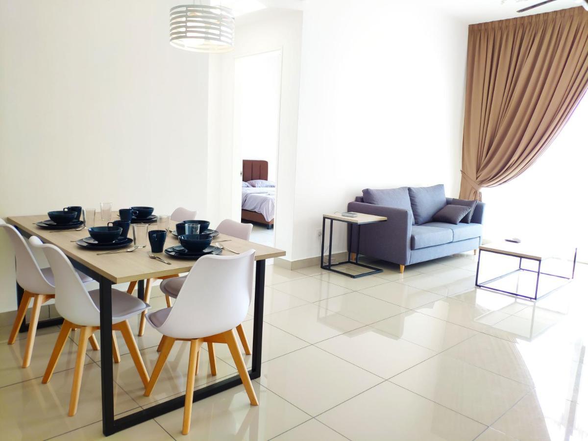 Netflix# Conezion Ioi Resort City By Salaam Suites Putrajaya Bagian luar foto