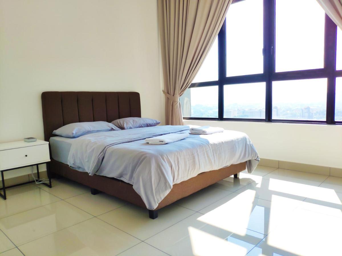 Netflix# Conezion Ioi Resort City By Salaam Suites Putrajaya Bagian luar foto