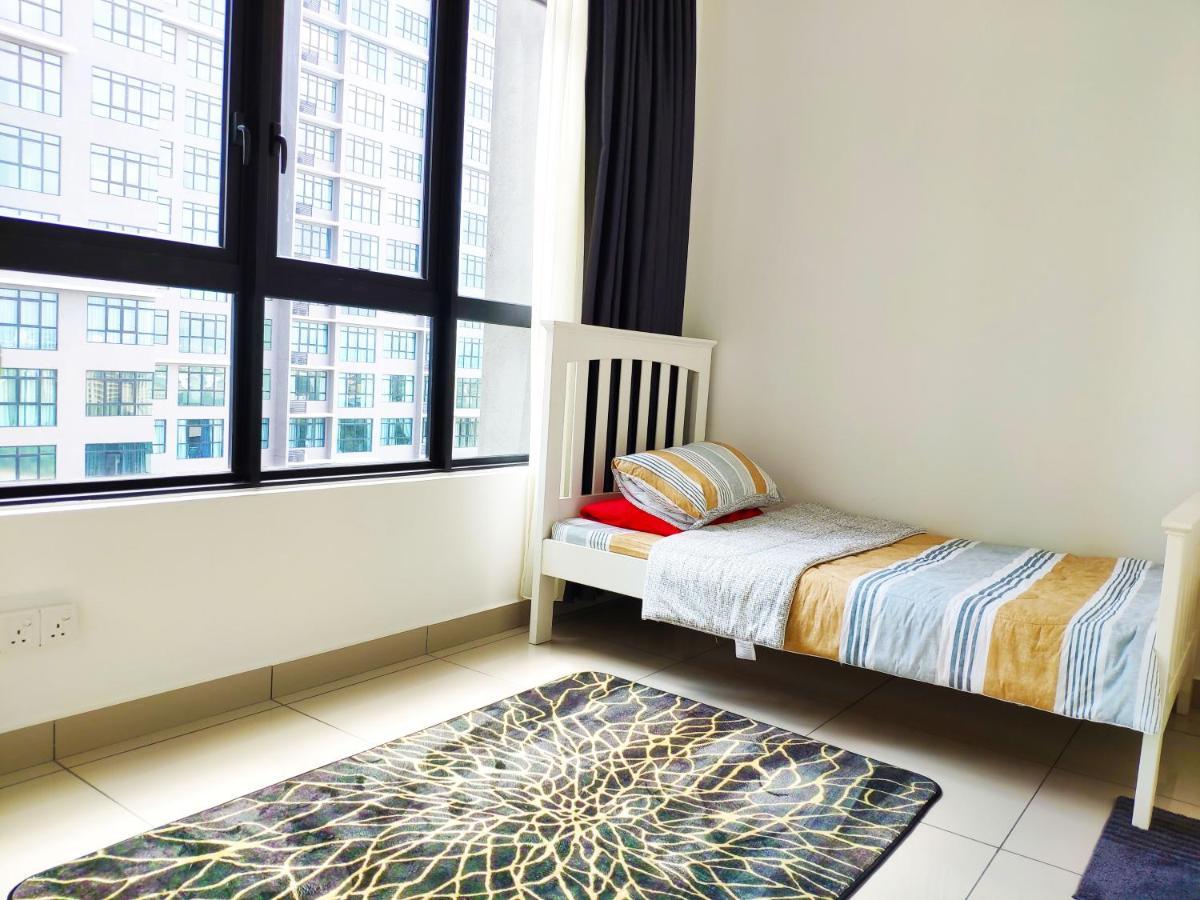 Netflix# Conezion Ioi Resort City By Salaam Suites Putrajaya Bagian luar foto